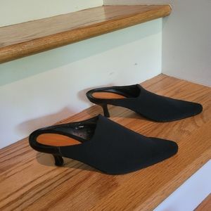 Van Eli Black Synthetic Kitten Heels